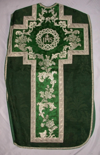 Ornement vert 2 : chasuble, bourse du corporal, étole, manipule, voile de calice