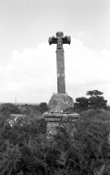 Croix monumentale, près du Golot (Maël-Pestivien)