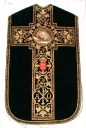 Ornement noir 1 : chasuble, bourse de corporal, étole, manipule, voile de calice, étole pastorale