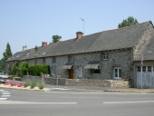 Alignement de deux maisons, 20-22 rue d'Orgères (Aubigné)