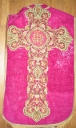 Ornement rouge 3 : chasuble, étole, manipule et voile de calice