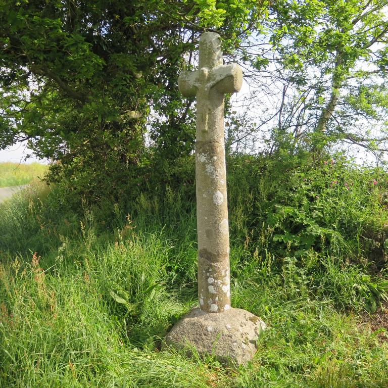 Croix de Kroas Gwen (Camlez)