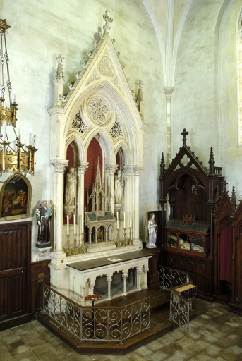 Ensemble de l'autel de sainte Anastasie : autel, 2 gradins d'autel, exposition, retable, 2 degrés d'autel