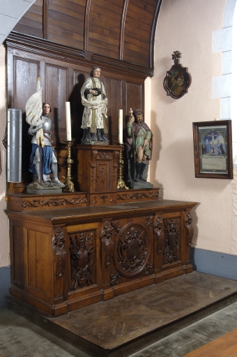 Ensemble de l'autel du Sacré Coeur : autel, tabernacle, gradin d'autel, degré d'autel