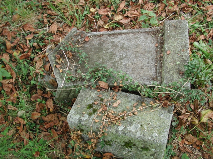 Croix de cimetière, la Basse Ville-Hulin (Québriac)