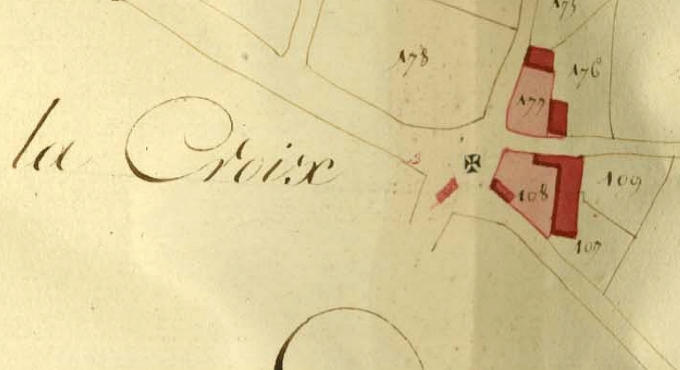 Croix de chemin dite croix de l'Hôpital, Voie communale n° 11 dite de l'Hôpital ; voie communale n° 4 dite du Content (Planguenoual fusionnée en Lamballe-Armor en 2019)