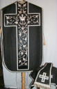 Ornement noir 5 : chasuble, étole, voile de calice