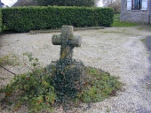 Croix de chemin, rue de la Motte (Torcé)
