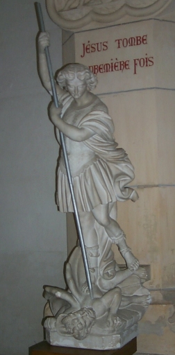 Statue : saint Michel terrassant le dragon
