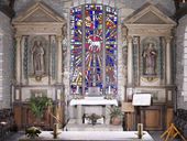 Ensemble du maître-autel : autel, retable, tabernacle, église Saint-Hervé (Caro)