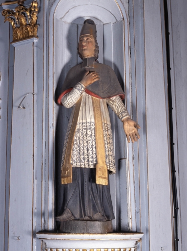 Statue de saint Yves