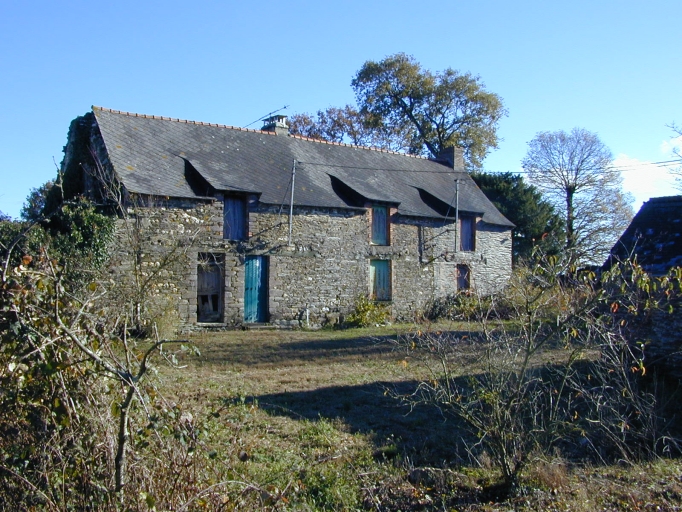 Alignement de maisons, la Glonnais (Pipriac)