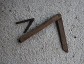 Outils de charpentier : fausses équerres