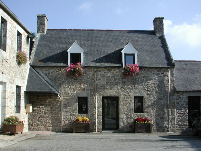 Maison, place Jules Gros (Trédrez-Locquémeau)