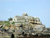 Fortifications littorales : les batteries de côte, les corps de garde, les magasins à poudre et les guérites