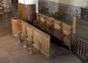 Deux ensembles de 4 & 3 stalles