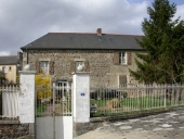 Maison, 1 place de l'Eglise (La Baussaine)