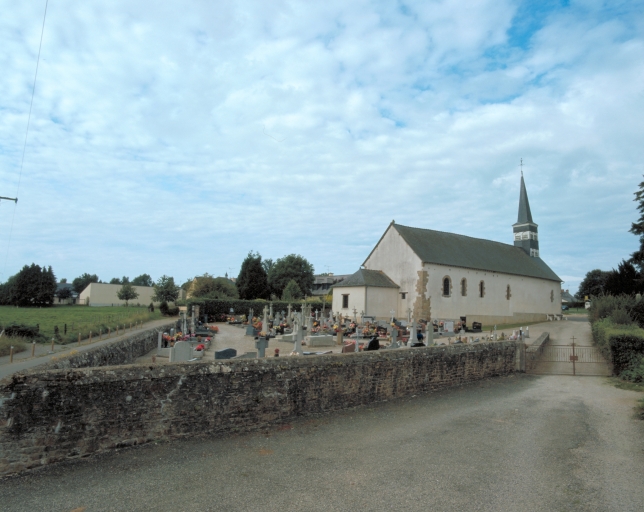 Cimetière paroissial, rue de l'abbaye (Saint-Sulpice-la-Forêt)