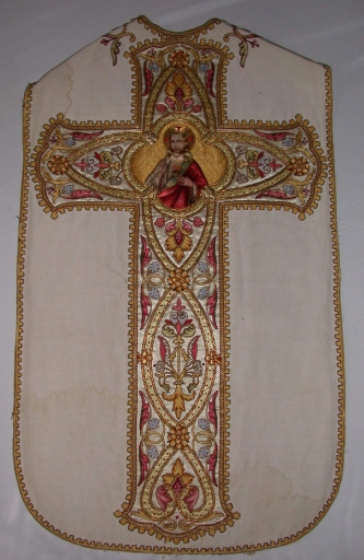 Ornement blanc 1 : chasuble, bourse de corporal, étole, manipule, voile de calice
