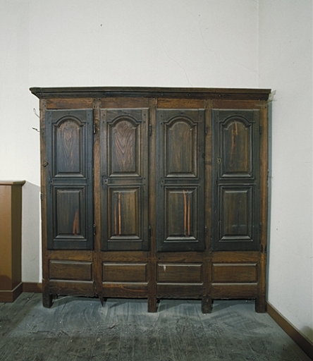 Meubles de sacristie (2) 1 (paire) (Maure-de-Bretagne fusionnée en Val d'Anast en 2017)