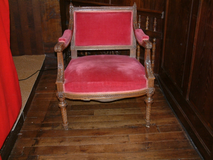 Chaise de célébrant