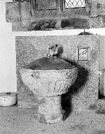 Fonts baptismaux, église paroissiale Saint-Pierre (Plounévez-Lochrist)