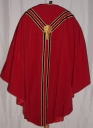 Ornement rouge 1 : chasuble, bourse de corporal, étole, manipule, voile de calice
