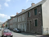 Alignement de maisons, rue du Général de Gaulle (Paimpont)
