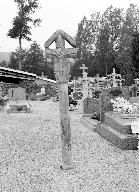 Croix de cimetière, la Cour (Cournon)