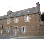 Maison, actuellement centre culturel dit espace culturel Jean-François Revel (Lanmodez)