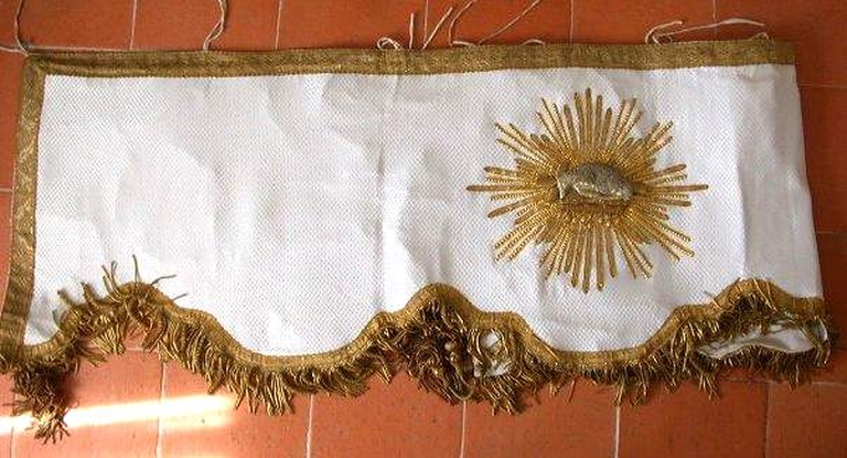 Tour d'autel (Saint-Aubin-du-Pavail fusionnée en Châteaugiron en 2017)