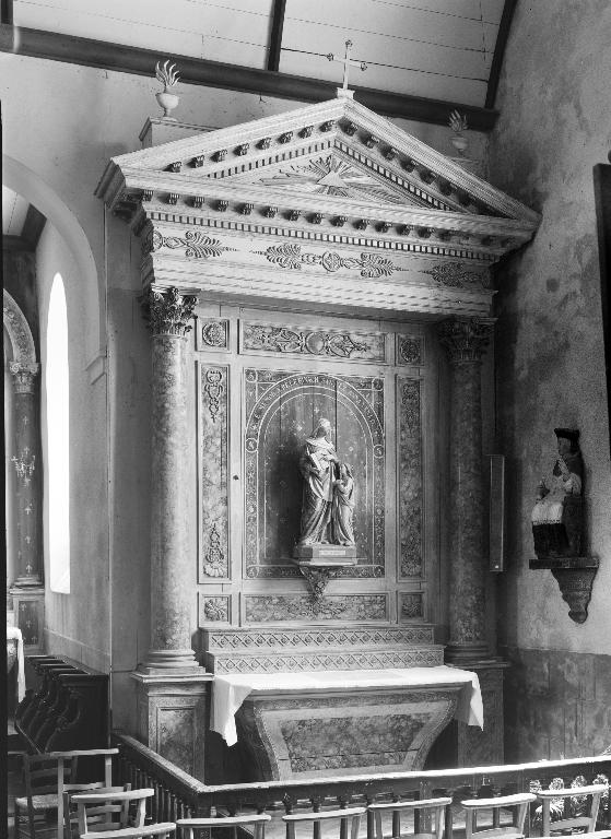 Ensemble de deux autels secondaires du Sacré-Cœur et de Sainte-Anne : deux autels, deux retables, gradins d'autel, église paroissiale Saint-Pierre (Plougar)