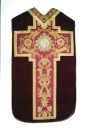 Ornement rouge 2 : chasuble, bourse de corporal, étole