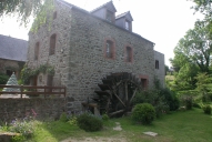 Le moulin de Kernéguez, actuellement maison (Goudelin)