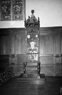 Fauteuil (cathèdre), église paroissiale Notre-Dame du Roncier (Rostrenen)