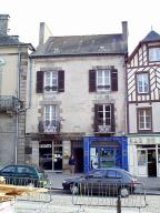 Immeuble, 3 rue Grande-Rue des Stuarts (Dol-de-Bretagne)