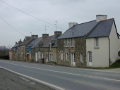 Alignement de maisons, R.D.168, la Ville aux Monnier (Pleurtuit)