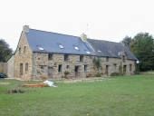 Alignement de maisons et fermes, la Hilais (Renac)