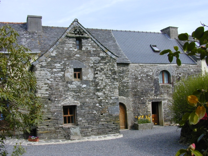 Maison dite ancien presbytère, Saint-Cadou (Sizun)