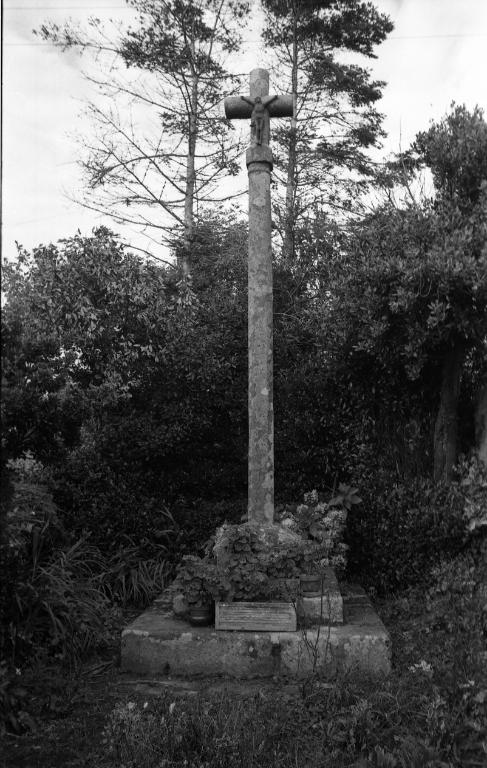 Croix monumentale, Croaz Kerloc'h (Douarnenez)