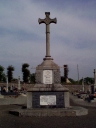 Croix de cimetière et monument aux morts (Comblessac)