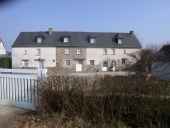 Fermes, alignement de trois logis, la Ville Morin (Longaulnay)