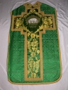 Ornement vert 1 : chasuble, bourse de corporal, étole, manipule, voile de calice