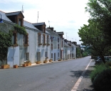 Alignement de maisons, rue des Géraniums (La Chapelle-de-Brain)