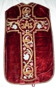 Ornement rouge 2 : chasuble, manipule, étole, bourse de corporal et voile de calice