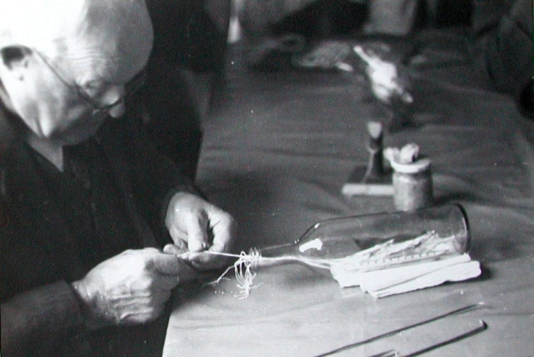 Maquettes de bateaux Cap-Horniers, sous globe