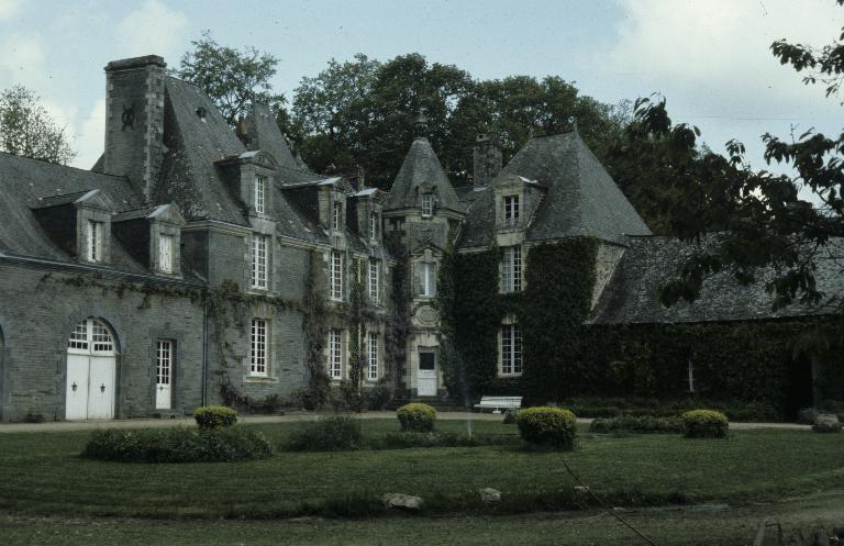 Manoir puis château, la Jouardais (Les Fougerêts)