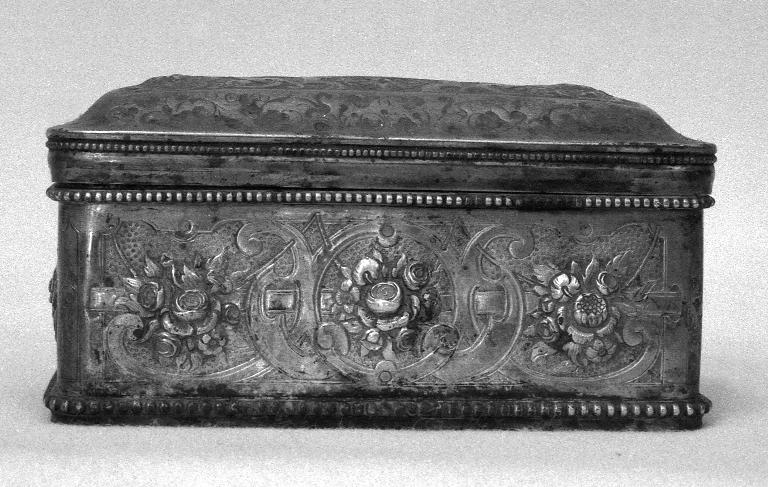 Coffret aux saintes huiles, église paroissiale Saint-Pierre (Plouescat)