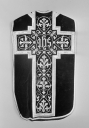 Ornement noir : chasuble, étole et voile de calice (La Ferrière fusionnée en Plémet en 2016)