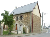 Ferme, rue de Châteaubriand (Guipel)